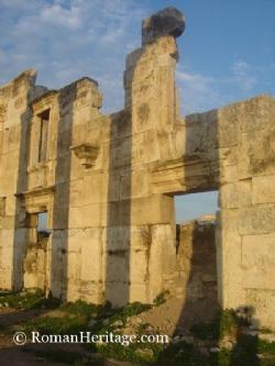 Colonnade columnata