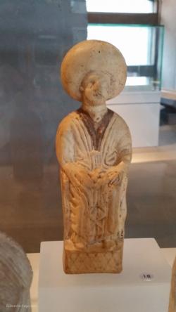 votive statues