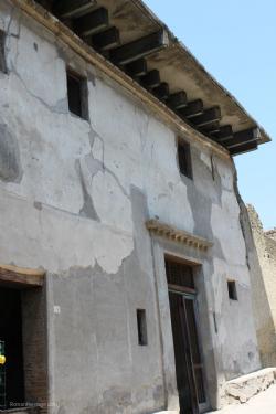 House of the wooden partition (36)