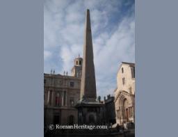 01 France Francia Arles Obelisk Obelisco.JPG