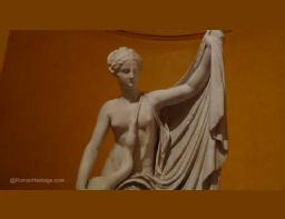 Getty Villa Malibú Roman statue of Leda and the Swan  A.D. 1 to 100 (2)