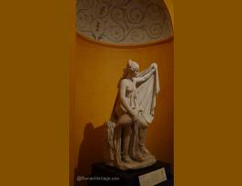 Getty Villa Malibú Roman statue of Leda and the Swan  A.D. 1 to 100 (3)