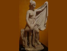 Getty Villa Malibú Roman statue of Leda and the Swan  A.D. 1 to 100 (4)