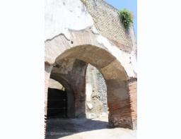Herculaneum Ercolano Arch with four sides (6)