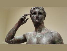 Getty Villa Malibú The Victorious  Young Greek statue 300 - 100 B.C.  (19)