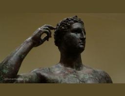Getty Villa Malibú The Victorious  Young Greek statue 300 - 100 B.C.  (20)