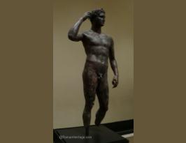 Getty Villa Malibú The Victorious  Young Greek statue 300 - 100 B.C.  (3)