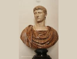 Uffizi Gallery Roman Statues (2) (Copiar)