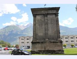 Roman Arch of Augustus Aosta  (12)