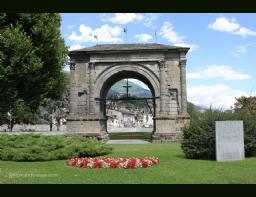 Roman Arch of Augustus Aosta  (6)