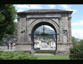 Roman Arch of Augustus Aosta  (7)