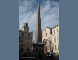 France Arles Obelisk Circus (3) (Copiar)