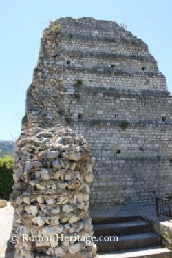 Huvennau Mausoleo