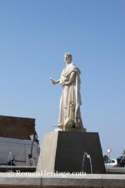 Cadiz estatua Balbo y Columela