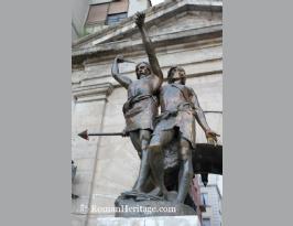 Spain Cataluna Lerida Lleida estatua de Indibil y Mandonio Statue.JPG