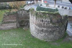 i- London Museum by Noble Street- Cripplegate fort