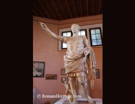 France Francia La Turbie Museum Museo Statue of Augustus estatuta.JPG