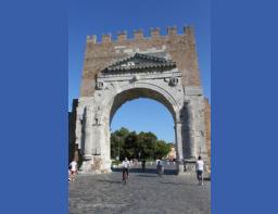 Arch of Augustus Rimini (24) (Copiar)